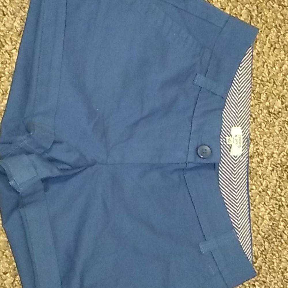 Blue crown and ivy shorts